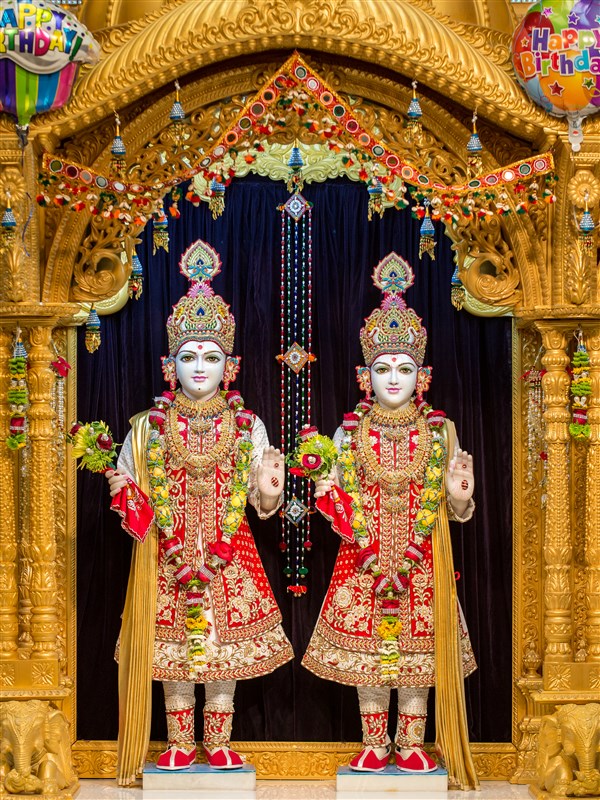 BAPS Shri Swaminarayan Mandir - Edison - Murti Darshan