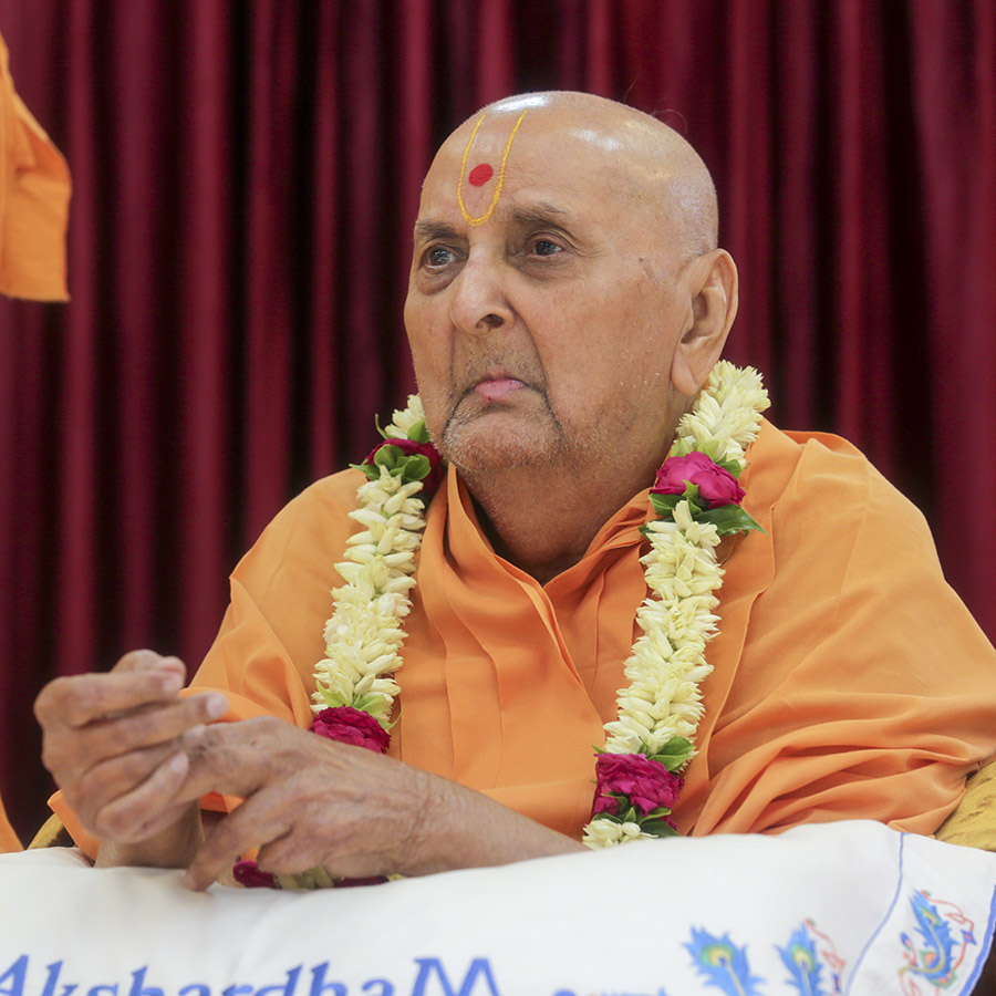 26 March 2016 - HH Pramukh Swami Maharaj's Vicharan, Sarangpur, India