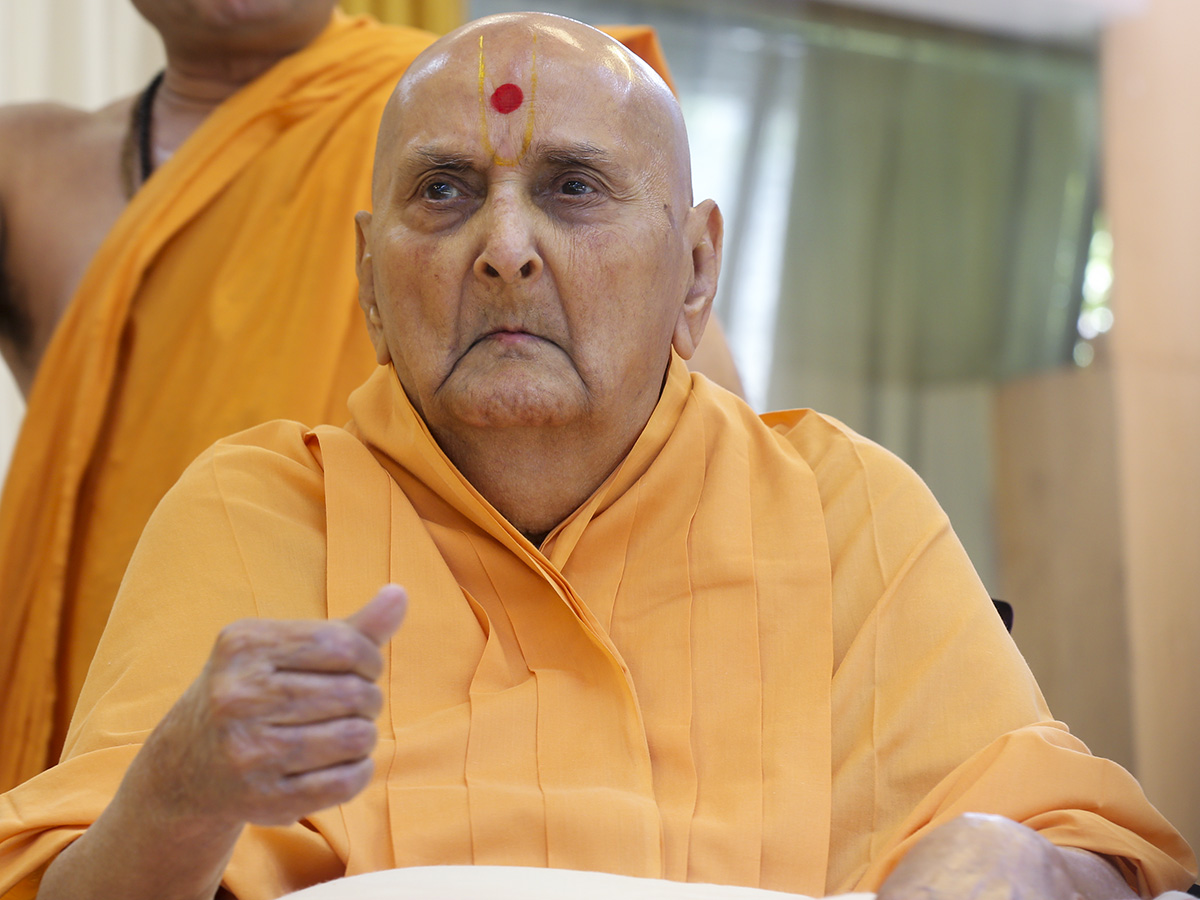 19 May 2016 - HH Pramukh Swami Maharaj's Vicharan, Sarangpur, India