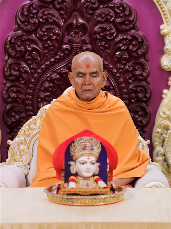 07 April 2020 - HH Mahant Swami Maharaj's Vicharan, Nenpur, India