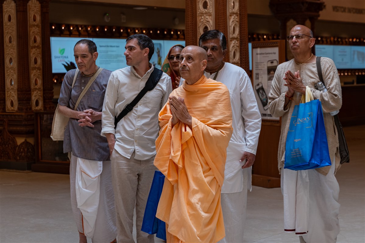 ISKCON Leaders visit BAPS Swaminarayan Akshardham, Robbinsville, NJ