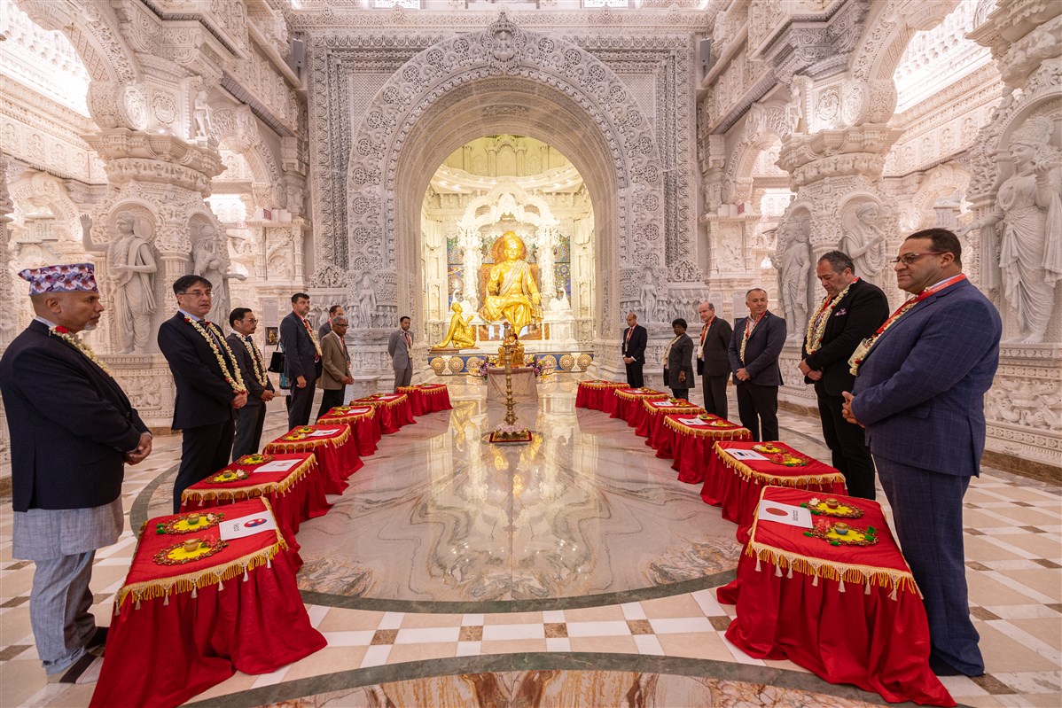 Consuls General visit BAPS Swaminarayan Akshardham