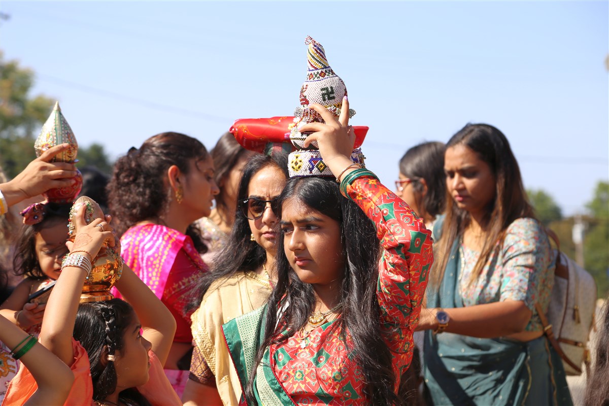 Women's Kalash Yatra