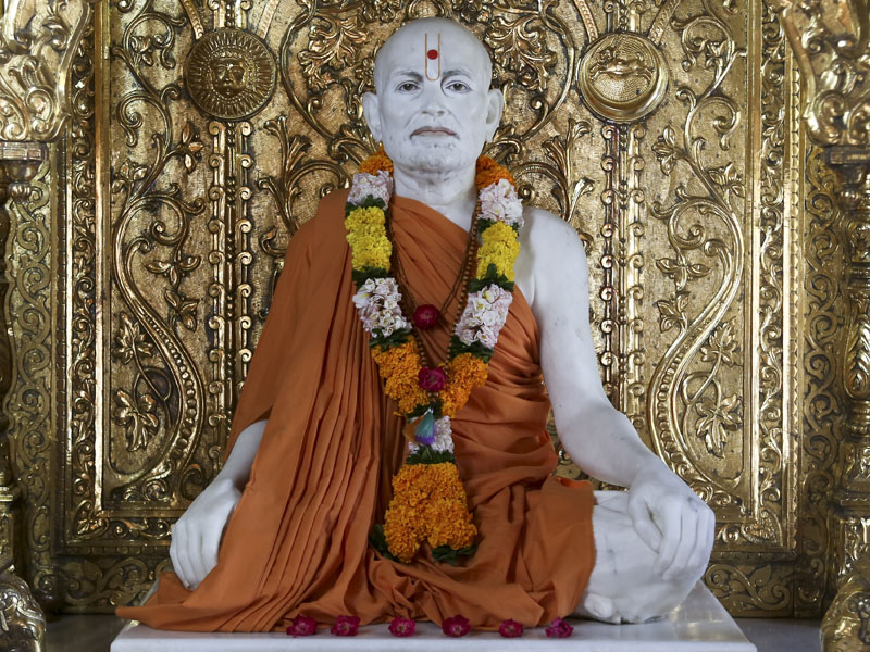 31 May 2014 - HH Pramukh Swami Maharaj's Vicharan, Sarangpur, India