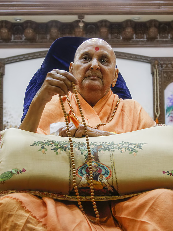 17 September 2014 - HH Pramukh Swami Maharaj's Vicharan, Sarangpur, India