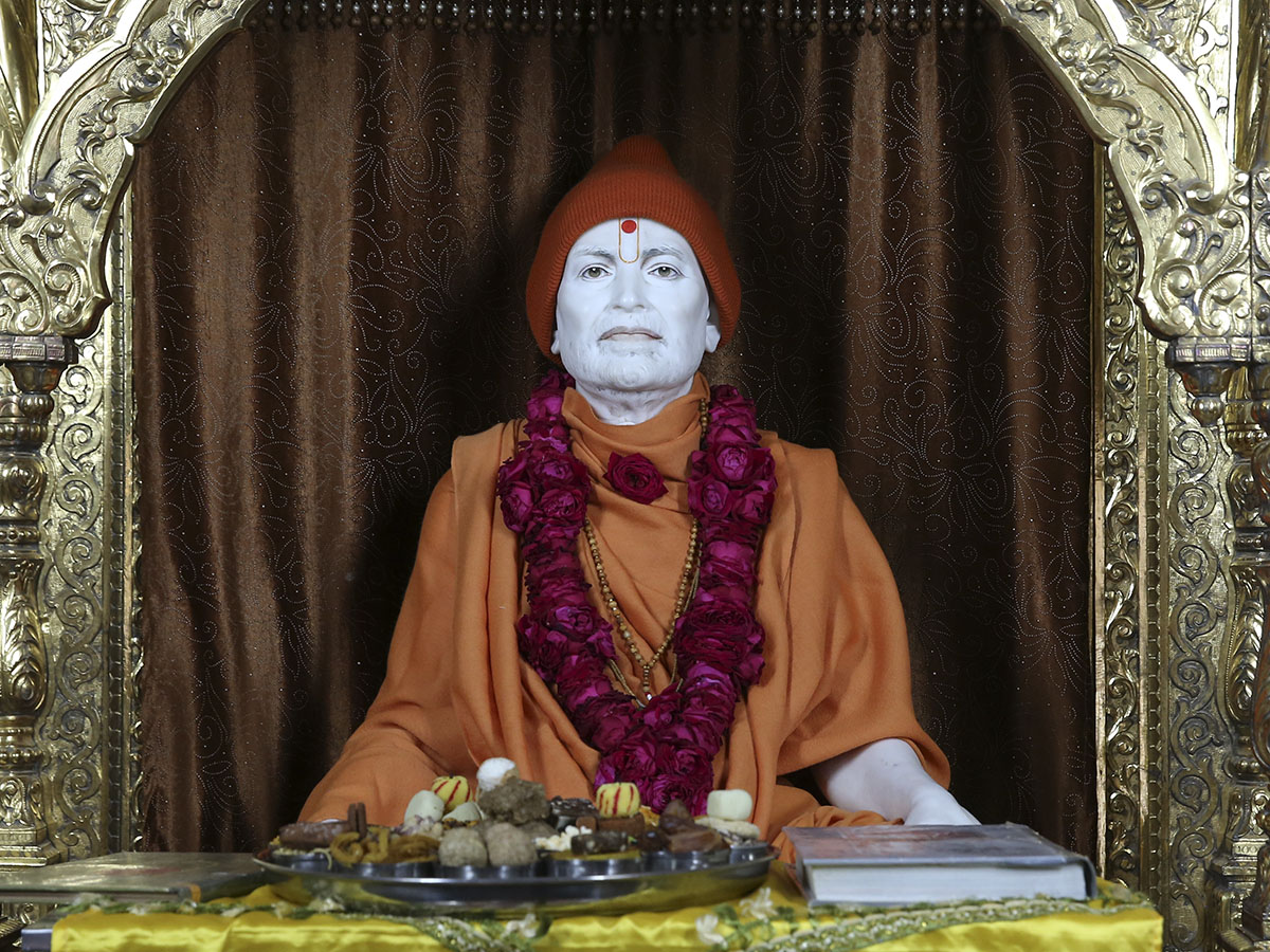 23 December 2014 - HH Pramukh Swami Maharaj's Vicharan, Sarangpur, India