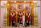 Parabrahma Bhagwan Shri Swaminarayan, Aksharbrahma Shri Gunatitanand Swami and Aksharmukta Shri Gopalanand Swami